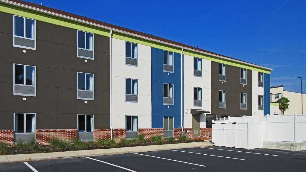 Comfort Inn & Suites Brunswick Exterior photo