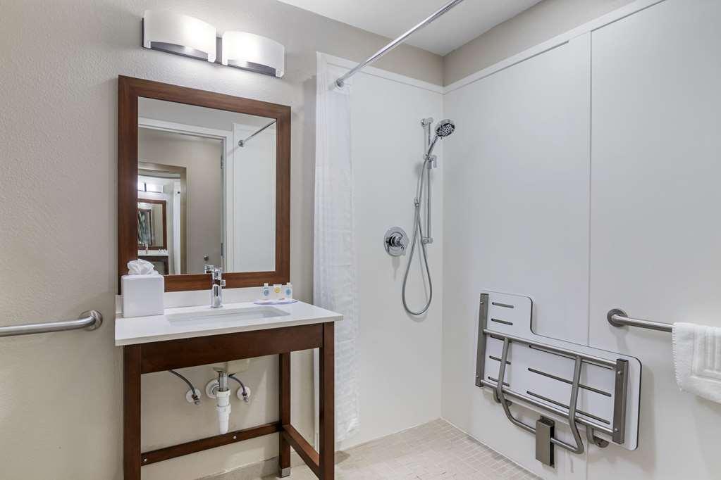 Comfort Inn & Suites Brunswick Room photo