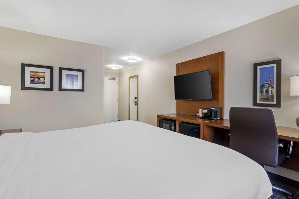 Comfort Inn & Suites Brunswick Room photo